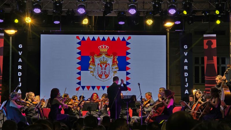 Simfonijski orkestar „Gvardija“ tokom koncerta na Trgu oslobođenja u Požarevcu