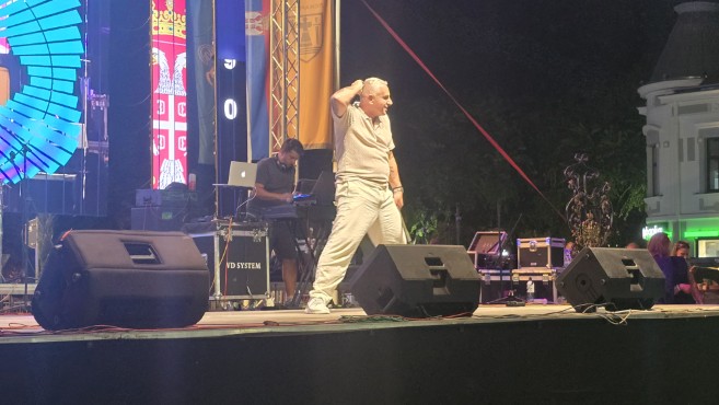Ivan Gavrilovic na nastupu povodom otvaranja 63.LJKI u Požarevcu