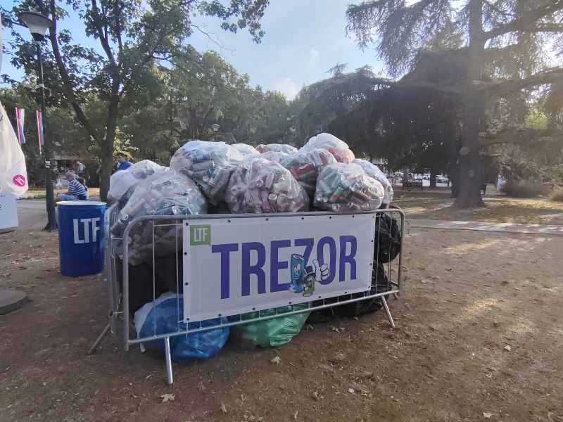 Limenka Teatar Fest počeo u Požarevcu: Pet limenki za ulaznicu, devet predstava iz šest zemalja 23 Limenka Teatar Fest spoj pozorišta i ekologije