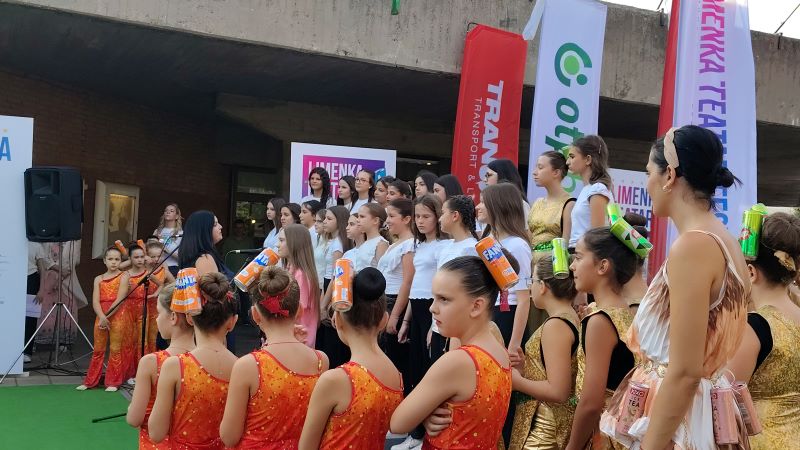 Limenka Teatar Fest počeo u Požarevcu: Pet limenki za ulaznicu, devet predstava iz šest zemalja 29 Limenka Teatar Fest okupio decu u Požarevcu