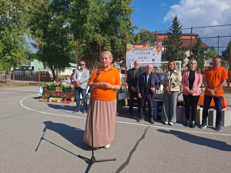 Održani šesti Miholjski susreti sela u Ćirikovcu 12 Članica Gradskog veća Marija Vlajović na Miholjskim susretima u Ćirikovcu
