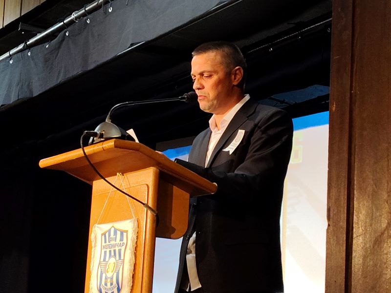 FK Železničar Požarevac obeležio 80 godina postojanja: Jubilej okupio generacije kluba 16 Zoran Miletić govori na akademiji povodom 80 godina FK Železničar