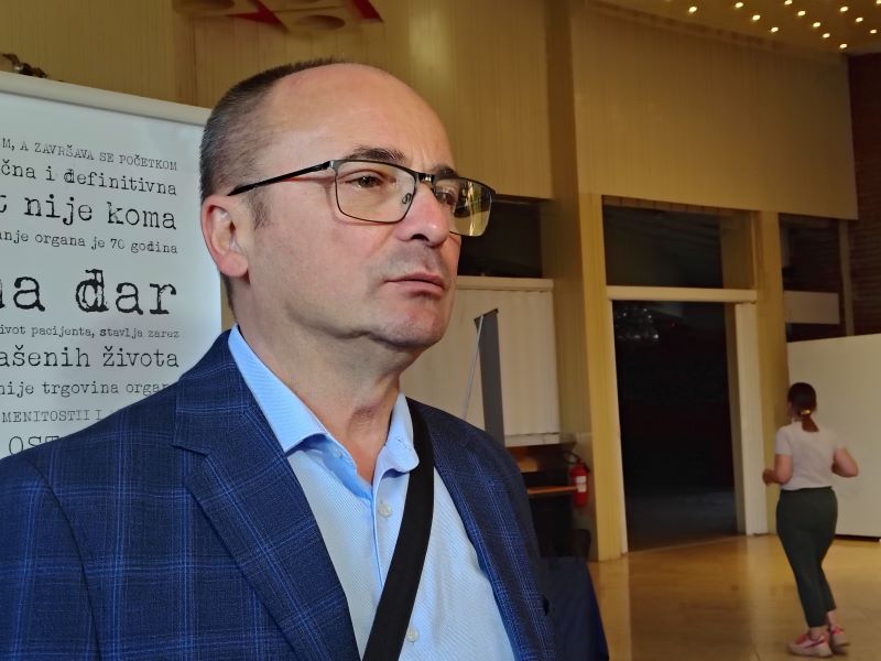 Tribina „Zajedno kroz…“ u Požarevcu: Jedno „da“ može spasiti više života 7 Profesor dr Siniša Dučić govori o transplantaciji organa kod dece