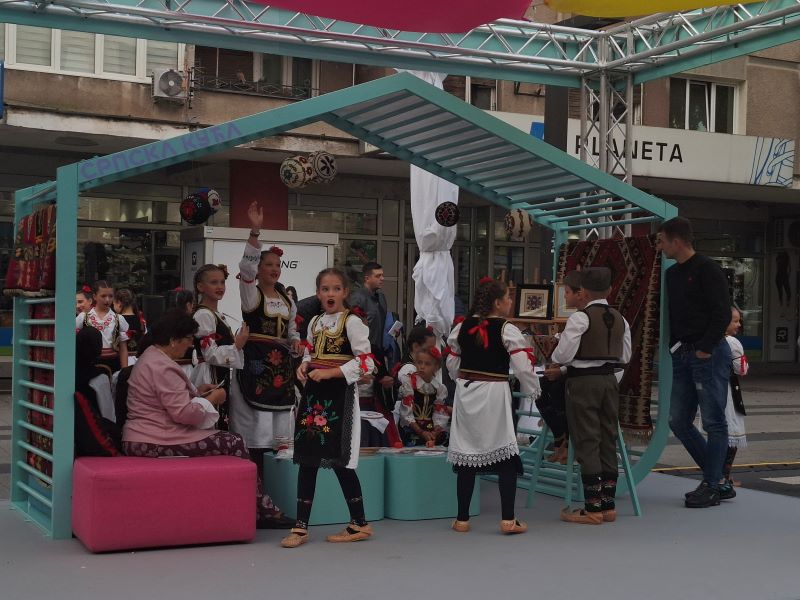 EXPO karavan stigao u Požarevac: Predstavljeni potencijali grada i Braničevskog okruga 11 Deca učestvovala u igrama na EXPO karavanu u Požarevcu