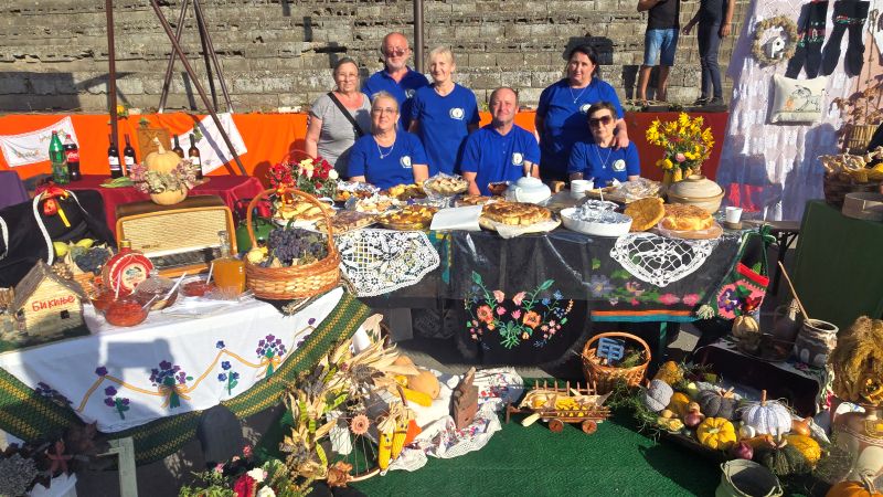 Čuvari tradicije kroz generacije okupili 21 udruženje žena u Kličevcu 58 Uz Bikinje na manifestaciji Cuvari tradicije u Klicevcu