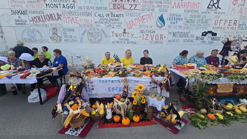 Čuvari tradicije kroz generacije okupili 21 udruženje žena u Kličevcu 54 Uz Brezane na mafiestaciji Cuvari tradicije u Klicevcu