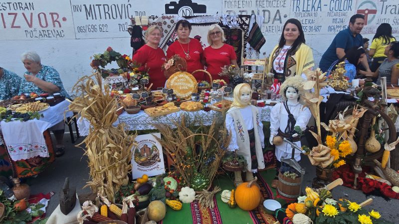 Čuvari tradicije kroz generacije okupili 21 udruženje žena u Kličevcu 50 Uz Manastircanke Manastirica na manifestaciji Cuvari tradicije u Klicevcu