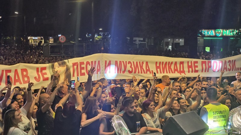 Dragana Mirković priredila veče za pamćenje u Požarevcu, publika pevala uglas 22 Dragana Mirkovic na koncertu povodom 63.Ljubicevskih konjickih igara u Požarevcu