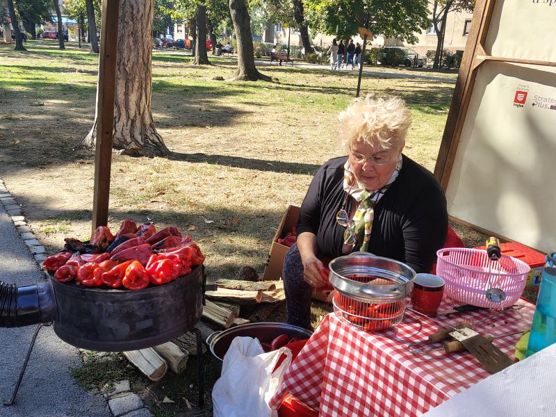 ekipa u borbi za najbolji ajvar