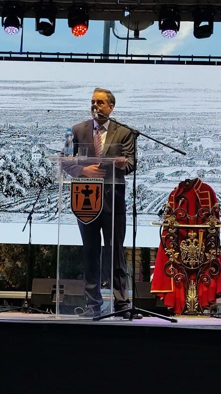 Svečanim defileom otvorene 63. Ljubičevske konjičke igre u Požarevcu (FOTO) 36 Pavle Savić na otvaranju 63. Ljubičevskih konjičkih igara