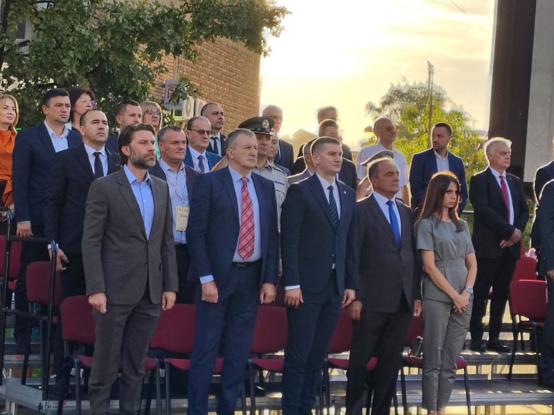 Svečanim defileom otvorene 63. Ljubičevske konjičke igre u Požarevcu (FOTO) 22 Gradonačelnik Saša Pavlović sa zvanicama na otvaranju 63. Ljubičevskih konjičkih igara