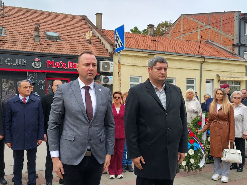 Polaganje venaca na Spomenik srpskom vojniku u Požarevcu povodom 15. oktobra.