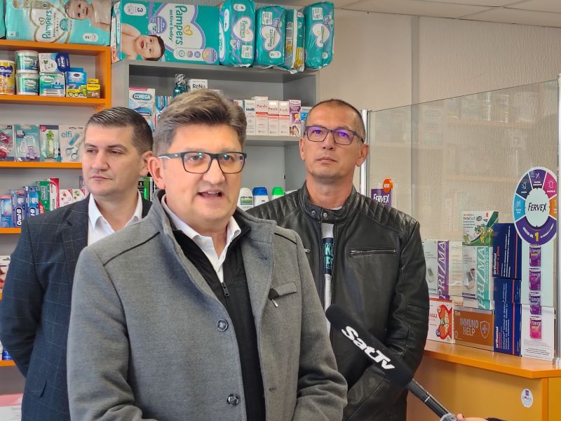 Direktor Doma zdravlja Požarevac dr Dejan Milenković povodom ponovnog otvaranja ambulante u Lučici.
