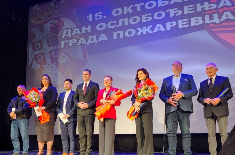 Požarevac obeležio Dan oslobođenja: Položeni venci i uručene Oktobarske nagrade 53 Dobitnici Oktobarskih nagrada na svečanoj akademiji u Požarevcu.
