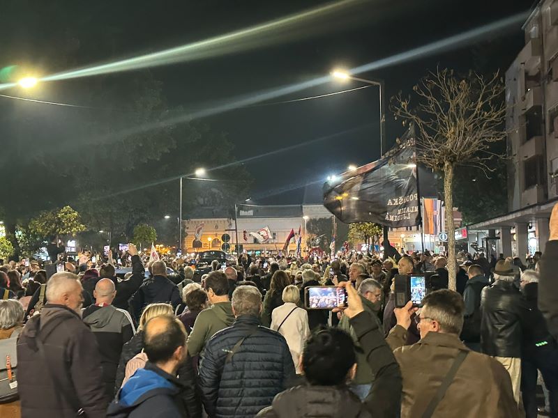 Studenti iz Zaječara stigli u Požarevac: Građani ih dočekali uz pesmu i povike podrške 9 Građani Požarevca pružili podršku studentima iz istočne Srbije.