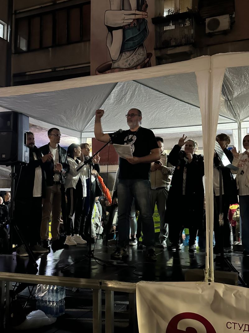 Predizborni skup liste„Studenti pobeđuju“ u Požarevcu: Govorilo se o zagađenju, zdravstvu i obrazovanju 22 Dr Vladimir Savić govori na skupu u Požarevcu