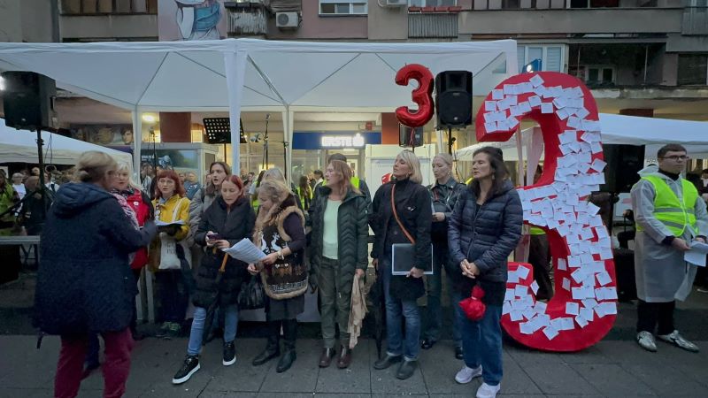 Predizborni skup liste„Studenti pobeđuju“ u Požarevcu: Govorilo se o zagađenju, zdravstvu i obrazovanju 15 Hor slobodnih glasova na skupu u POŽAREVCU