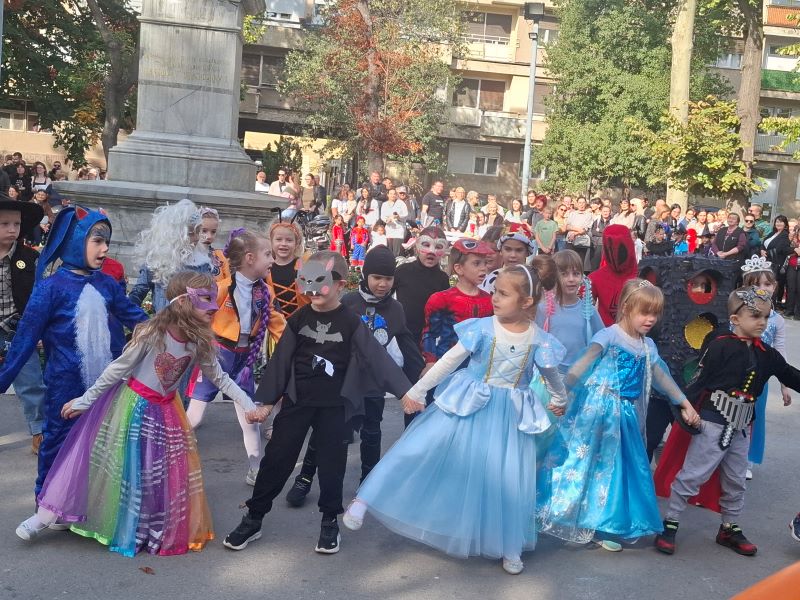 Dečji maskenbal u Gradskom parku u Požarevcu