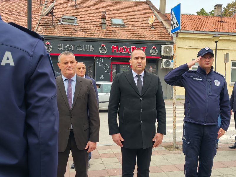 Požarevac obeležio Dan oslobođenja: Položeni venci i uručene Oktobarske nagrade 32 Policija položila venac povodom Dana oslobođenja Požarevca.