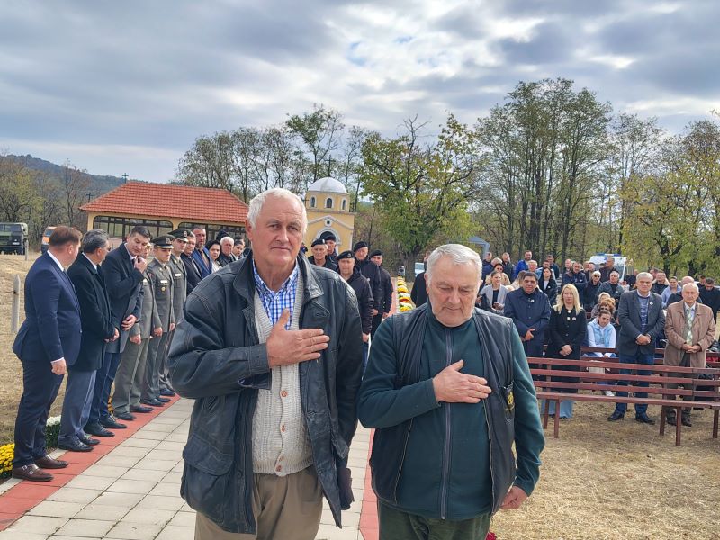 Malo Crniće obeležilo 111 godina od Bitke na Vranjevcu: Sećanje na stradale junake i zavet budućim generacijama 30 Predstavnici SUBNOR-a odaju počast stradalim vojnicima na Vranjevcu kod Malog Crnića.