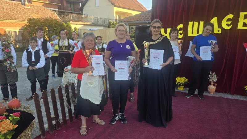 ČEŠLJEVOBARSKI SUSRETI 2026: Zatonje sveukupni pobednik manifestacije koja čuva tradiciju i narodne običaje 89 Nagrađeni - Tradicionalna trpeza udruženja žena