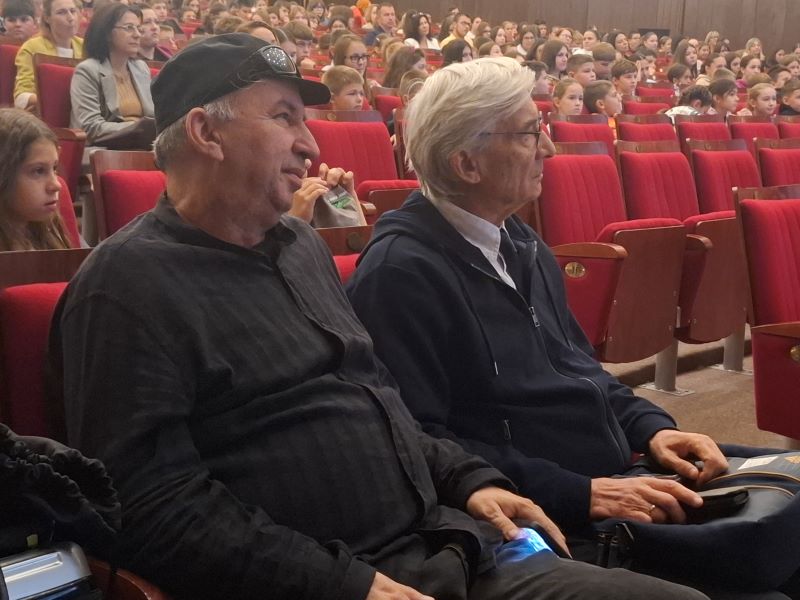 "Blago Srbije" okupilo poznate ličnosti i mlade u Požarevcu: „Oni su dragulji Srbije“ 5 Autor projekta Stevan Kovačević i Uroš Petrović na manifestaciji Blago Srbije