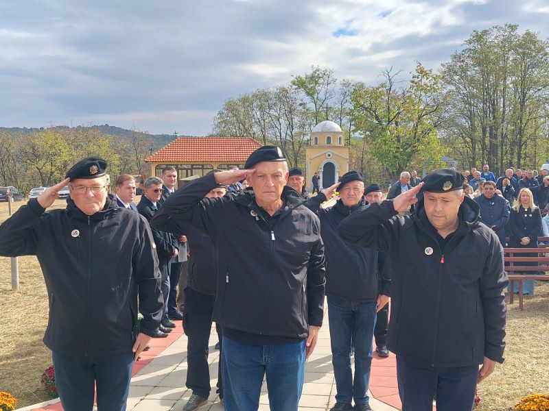 Malo Crniće obeležilo 111 godina od Bitke na Vranjevcu: Sećanje na stradale junake i zavet budućim generacijama 31 Polaganje venaca povodom 111 godina od Bitke na Vranjevcu u organizaciji Opštine Malo Crniće i Biblioteke „Srboljub Mitić”.