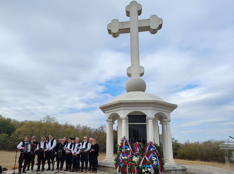 Malo Crniće obeležilo 111 godina od Bitke na Vranjevcu: Sećanje na stradale junake i zavet budućim generacijama 37 Hor manastira Rukumije nastupa na komemorativnoj svečanosti kod spomen-obeležja Vranjevac.