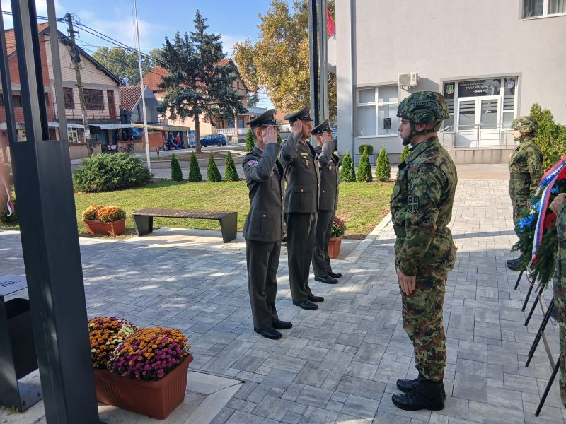 Malo Crniće obeležilo Dan oslobođenja: Položeni venci u čast palih boraca 8 Polaganje venaca na spomenik palim borcima povodom Dana oslobođenja opštine Malo Crniće.
