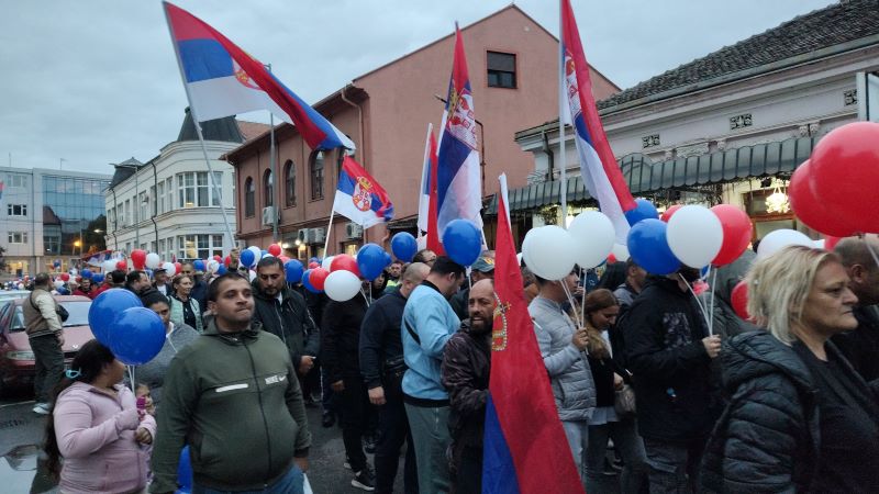 Mirna šetnja podrške listi „Aleksandar Vučić – Ujedinjena Srbija“ održana u Požarevcu 9 Pristalice SNS-a na okupljanju u centru Požarevca